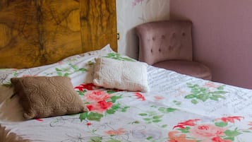 Chambre Double, salle de bains commune | Décoration personnalisée, ameublement personnalisé, bureau