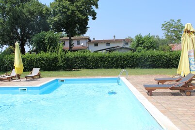 Apartment in farmhouse, shared swimming pool, between Rome and Naples