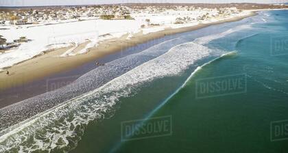 Rannikkomökki. . Maatila ja meri