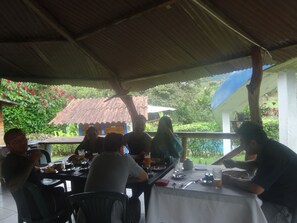 Bao gồm bữa sáng kiểu Âu hàng ngày 