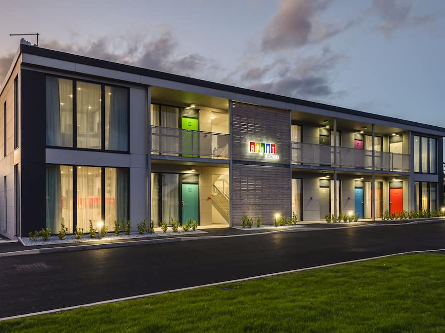 Fachada del alojamiento - Noche