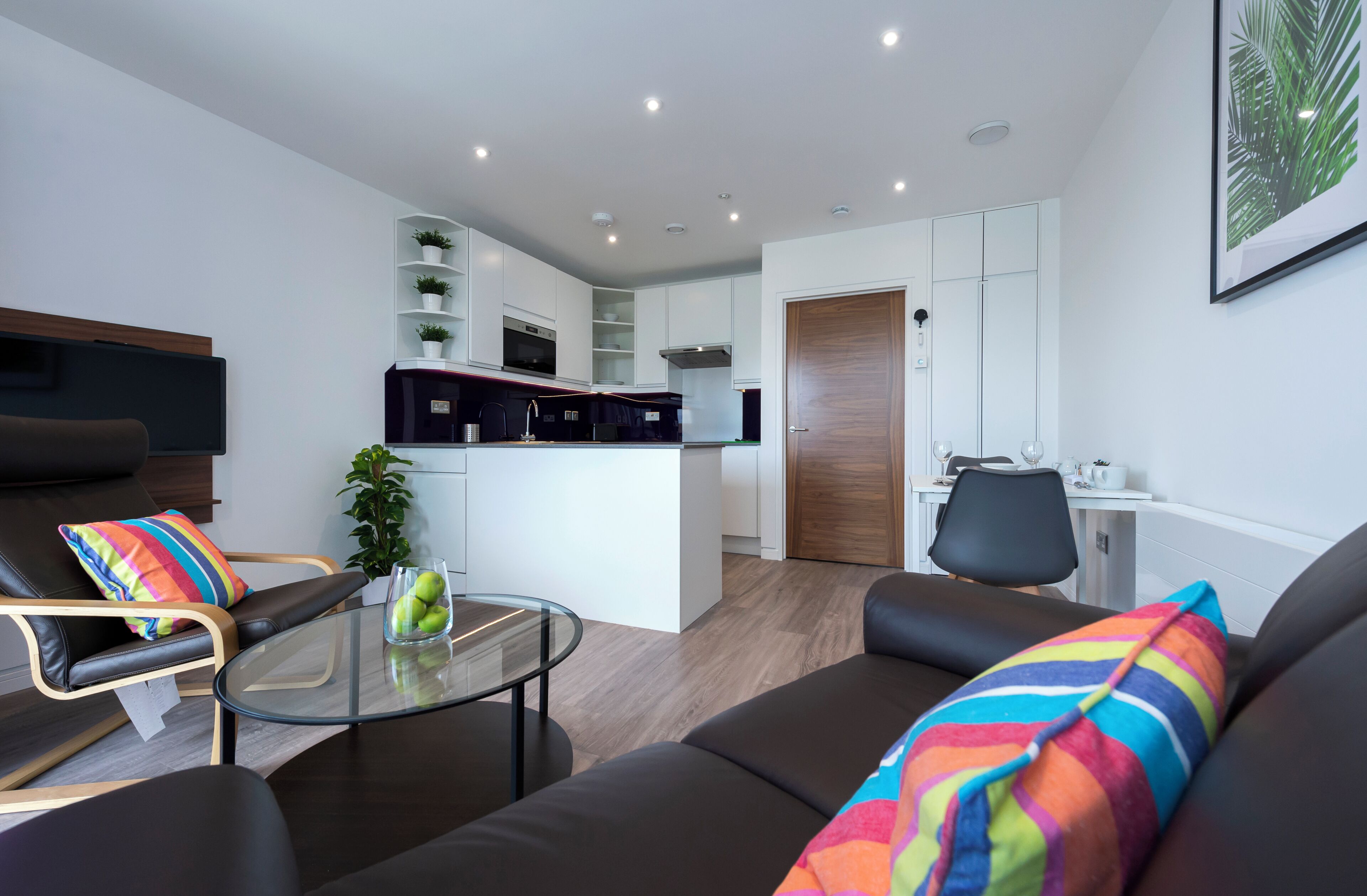 Standard Apartment, 1 Bedroom, 1st Floor | Living area | 32-inch Smart TV with digital channels, TV, Netflix