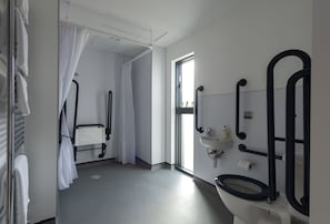 Exclusive Wheelchair Accessible Apartment, 2 Bedrooms, Ground Floor | Bathroom