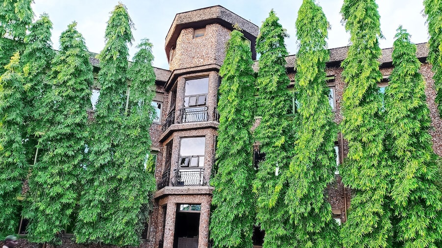 Discovery Courts Hotel