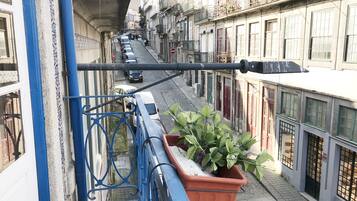 Apartemen, 1 kamar tidur | Pemandangan balkon