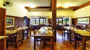Free daily buffet breakfast  - Hotel Portofino (Ubatuba)