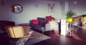 Lobby sitting area - Breanäs Hotell (Immeln)