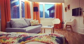 Familierom | Blendingsgardiner, lydisolert, strykejern/-brett og wi-fi (inkludert)