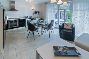 Fridge, microwave, oven, dishwasher - Vacation apartment Leuchtfeuer1 (Norddeich)