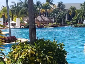 Outdoor pool, a heated pool - Semana de Pascua en Mayan Palace de Nuevo Vallarta (Nuevo Vallarta)