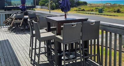 Beached on Broadway - Perfect for Couples, Families or Friends
