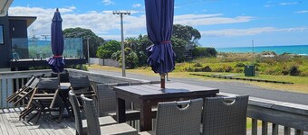 Beached on Broadway - Perfect for Couples, Families or Friends
