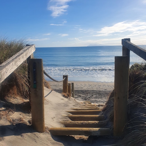 Beached on Broadway - Perfect for Couples, Families, Friends & the 
Family Dog