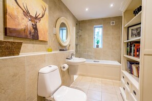 Villa | Bathroom