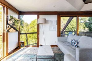 Téléviseur, bureau