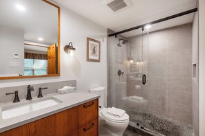 Blackcomb Green 35 | Bathroom