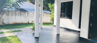 อาชา วิลล่า เวลิกามา