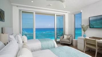 Suite, 2 dormitoris, primera línia de mar | 1 dormitori, llençols de cotó egipci i roba de llit d'alta qualitat