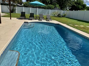 حمّام سباحة خارجي، حمّام سباحة مُدفَّأ