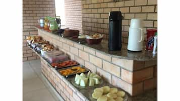 Café da manhã continental grátis durante a semana