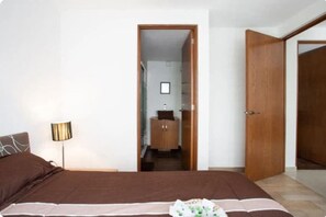 2 habitaciones, tabla de planchar con plancha y wifi 