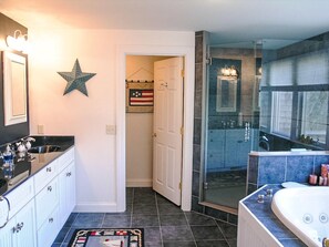 Ferienhaus, Mehrere Betten, Küche, Gartenblick | Badezimmer