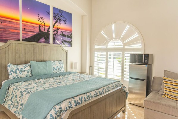 1 bedroom, iron/ironing board, internet, bed sheets