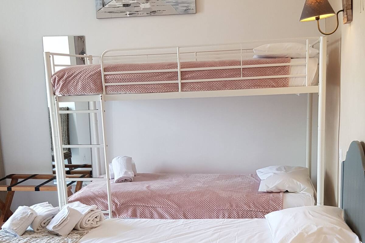 Quadruple Room, Balcony (Mer)