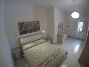 2 sovrum, strykjärn/strykbräda, wi-fi och sängkläder