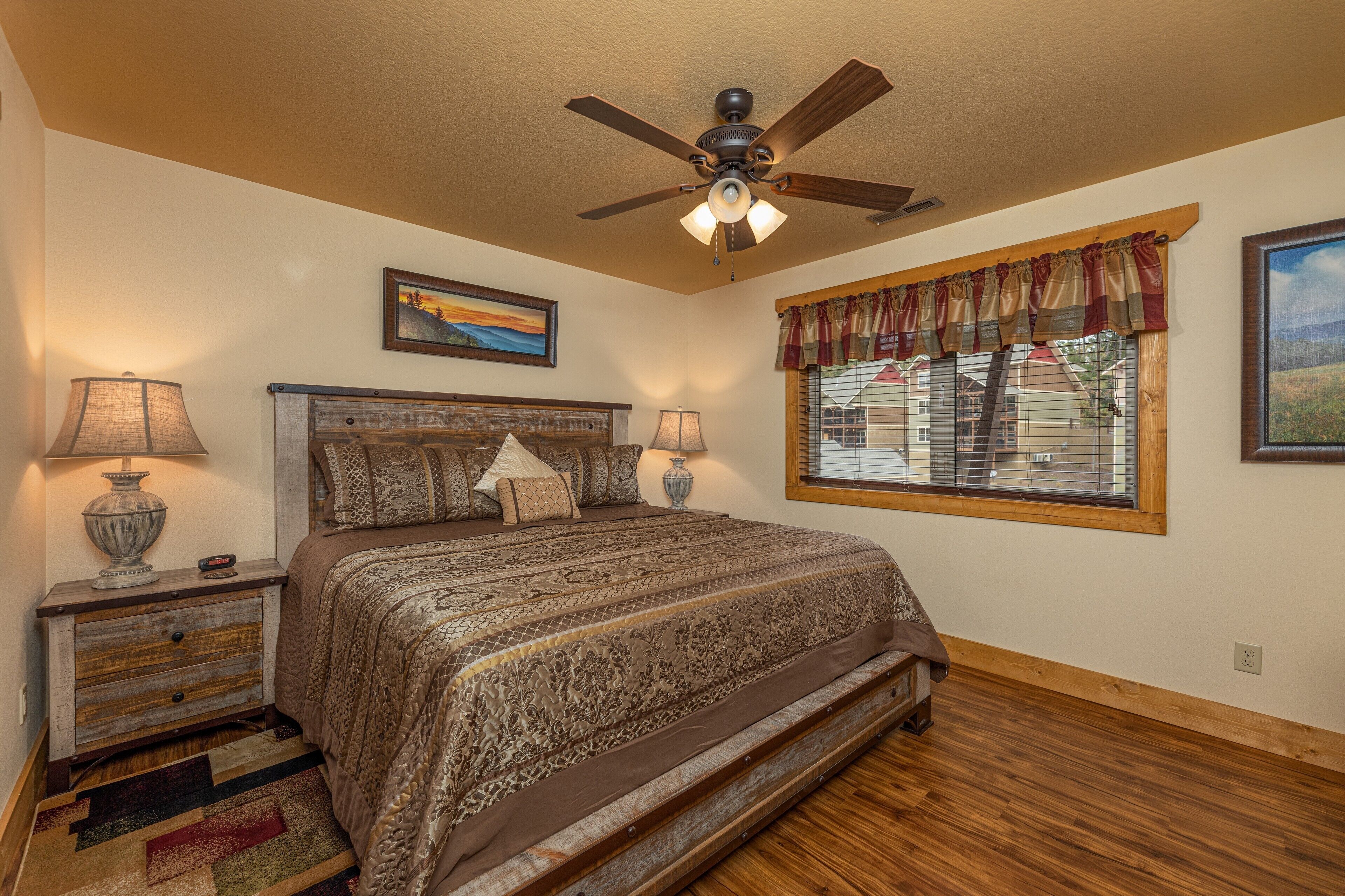 House, Multiple Beds, Hot Tub | 2 bedrooms, individually decorated, individually furnished, desk