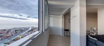 SUPER SEA VIEW PENTHOUSE