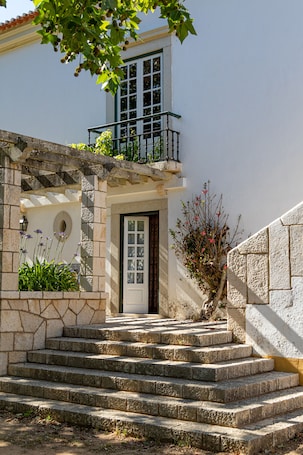 Twin Room, Garden View | Courtyard view
