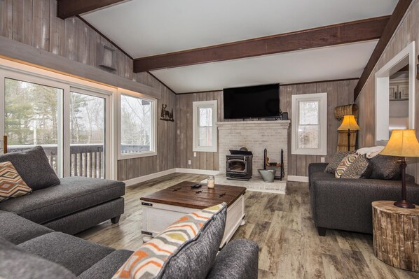 Maison, plusieurs lits, patio | Salle de séjour | Cheminée