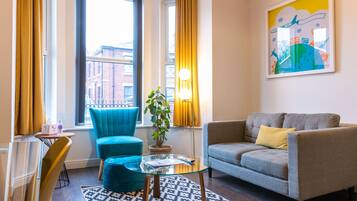 Deluxe Apartment, Private Bathroom (Flat2 Fulwood Heights) | Lounge