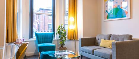 Deluxe Apartment, Private Bathroom (Flat2 Fulwood Heights) | Lounge