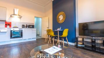 Deluxe Apartment, Private Bathroom (Flat2 Fulwood Heights) | Interior