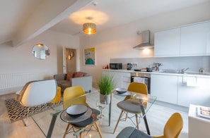 Superior Apartment, Private Bathroom (Flat5 Fulwood Heights) | Dining