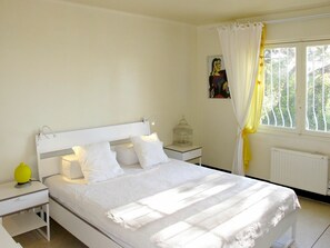 2 bedrooms - Beautiful private villa for 4 people with private pool, TV, terrace and pets allowed (La Garonnette-plage)