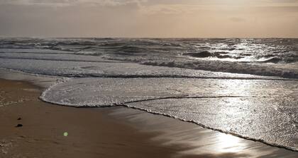 Renovated 80m2 villa close to the beach, golf course and shops