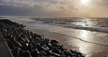 Villa rénovée au goût actuel de 80m2 proche de la plage, du golf, commerces