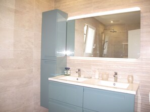 Bathroom - Wonderful private villa for 6 people with WIFI, private pool, TV and terrace (Callian)