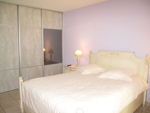 3 bedrooms, travel crib, free WiFi - Wonderful private villa for 6 people with WIFI, private pool, TV and terrace (Callian)