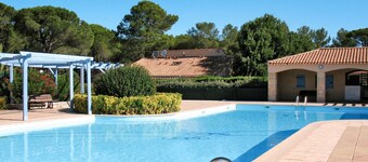 Belle maison de vacances pour 5 personnes avec WIFI, piscine, climatisation, TV et terrasse