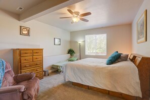 2 bedrooms, iron/ironing board, travel cot, free WiFi