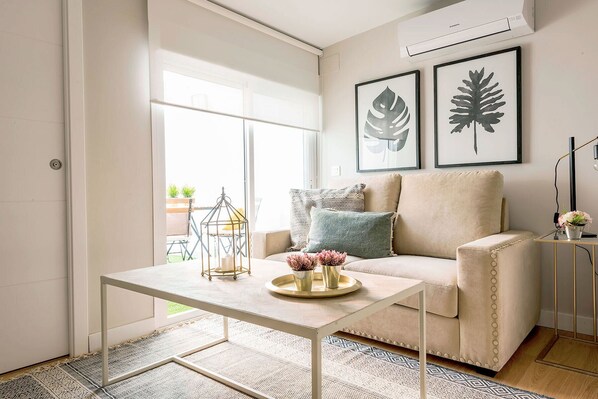 Apartment (0 Bedroom) | Front of property