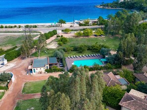 Exterior - Nice apartment for 4 people with WIFI, A/C, pool, TV, terrace and pets allowed (Porto-vecchio)