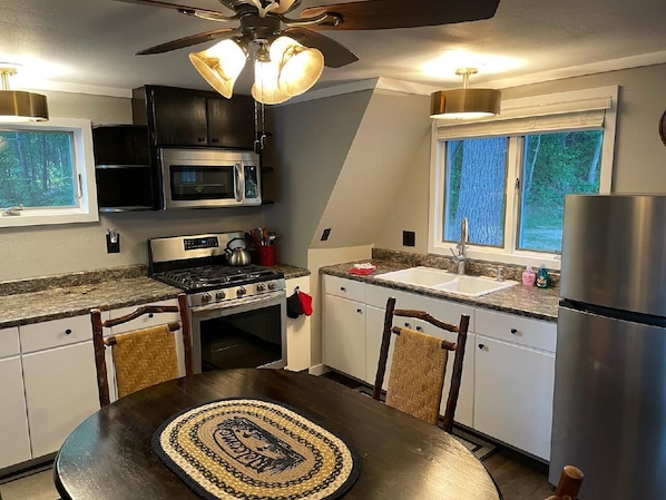 Fridge, microwave, oven, coffee/tea maker