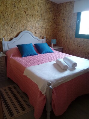 2 bedrooms, iron/ironing board, travel crib, free WiFi