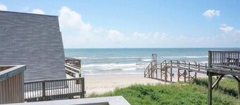 See the Sea(on the Beach) Sleeps 16