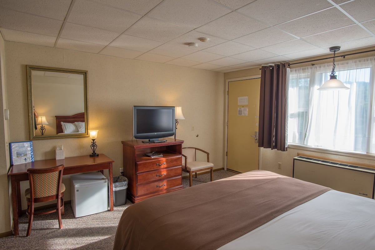 Traditional Room, 1 King Bed